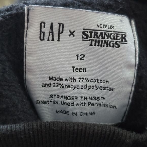 Stranger Things GAP Collab Hooded Sweatshirt Upside Down Sweat Top Warm Comfy 12 - Picture 2 of 4